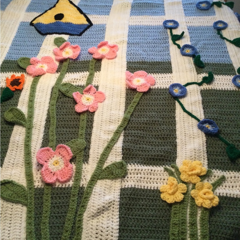 NEW Handmade Crochet “Picket Fence” Afghan